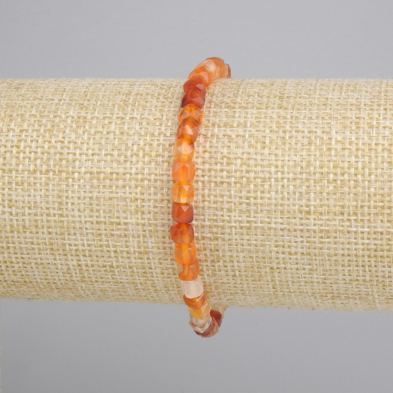 Bransoletka Karneol fasetowana kostka, średnica 5x5mm+-, długość 18cm+- stretch