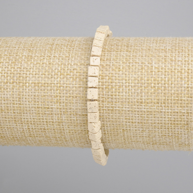 Bransoletka beżowa Lawa Wulkaniczna kostka, średnica 4x4mm+-, długość 18cm+- stretch