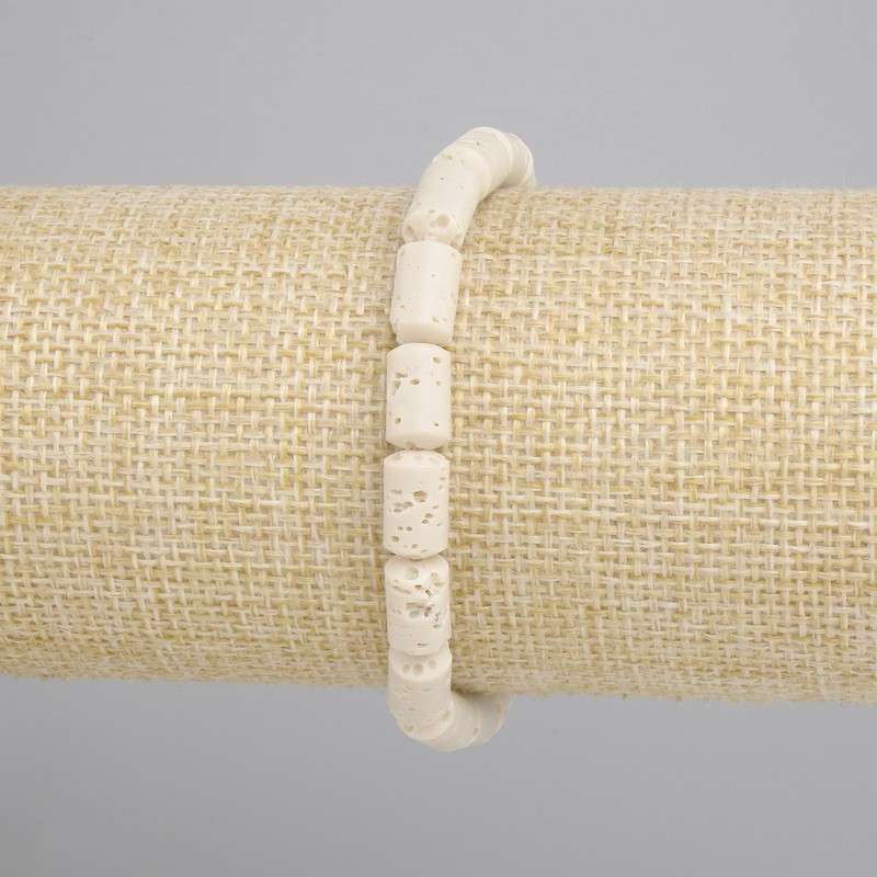 Bransoletka z beżowej lawy wulkanicznej – cylindryczne koraliki o średnicy około 10×6 mm, długość 18 cm, elastyczna