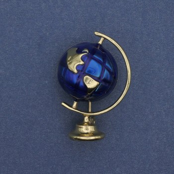 Broszka Globus, emalia złocisty metal, 36×24 mm+