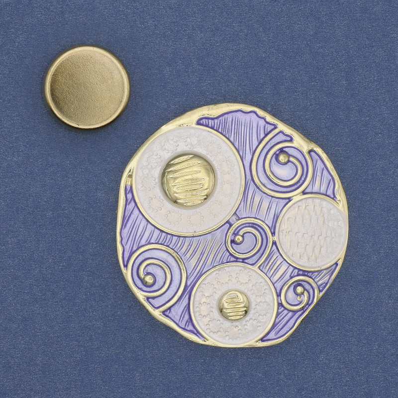 Broszka na magnesie Akcent – emalia, złoty metal, 45 mm+