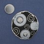 Broszka na magnesie Akcent – emalia, metal srebrzysty, 45 mm+