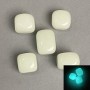 Naturalny kamień Onyks świecący w ciemności, fasetowany 25×17 mm (+-) opakowanie 100 g turkusowe świecenie
