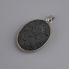Wisiorek z lawy owalny w oprawie, średnica 26×20 mm, długość 35 cm+
