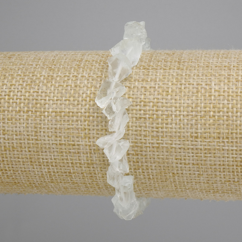Bransoletka z tonowanego kwarcu, nieobrobione kamienie, średnica 8–12×8–10 mm, długość 18 cm ±, elastyczna