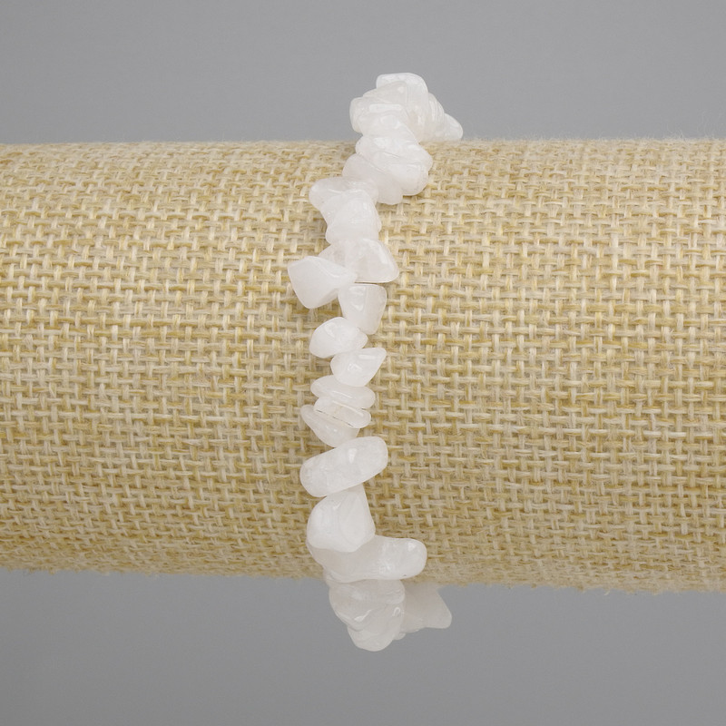 Bransoletka z białego kwarcu – drobinki, średnica 6–12 × 4–6 mm, długość 18 cm ±, na elastycznej gumce