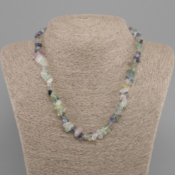 Naszyjnik z fluorytu – kruszki, wymiary około 5–12×3–5 mm, długość 45 cm