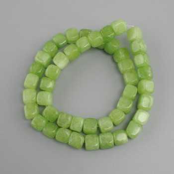 Koraliki chryzolit olwin kubik, średnica 8–9 mm, długość 38 cm ±