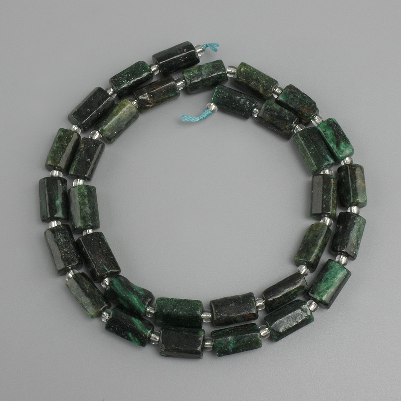 Koraliki szmaragd fasetowane, średnica 10 mm, 5×5–6 mm +-, koraliki 3 mm +-, długość 39 cm +