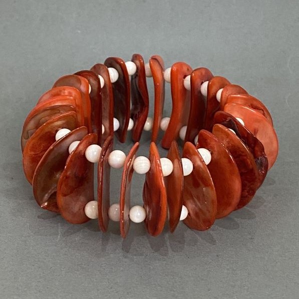 Bransoletka z masy perłowej, długość 18 cm, elastyczna