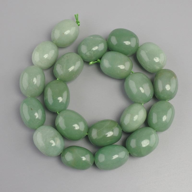 Koraliki nefrytu owalne, średnica 19-20×15-16 mm, długość 39 mm ±