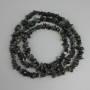 Koraliki jadeitu – kawałki, o średnicy 6–12×2–5 mm, długość około 80 cm na żyłce