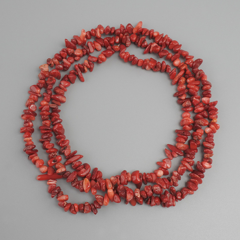 Koraliki koralowe – drobinki, średnica 4–13×3–5 mm, długość 80 cm +/- na nitce