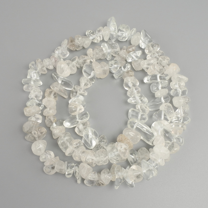 Koraliki z górskiego kryształu – odłamek, średnica 10–21×3–12 mm, długość około 78 cm na żyłce