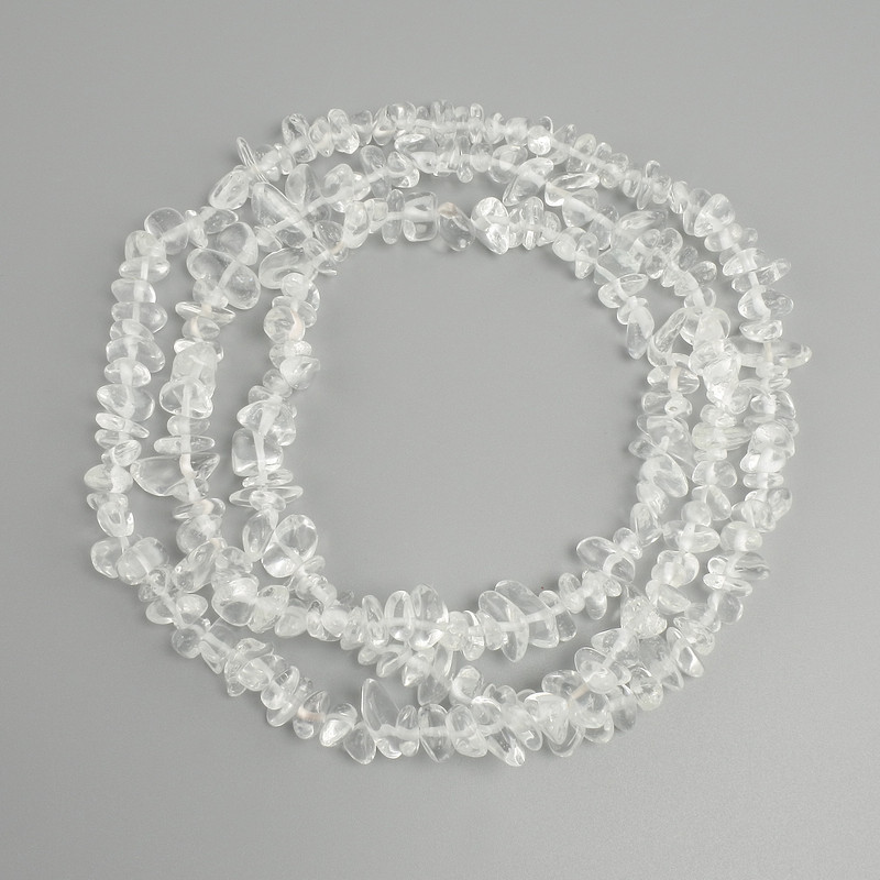 Koraliki z górskiego kryształu – odłamki, średnica 7–15×3–6 mm, długość 78 cm ± na nici