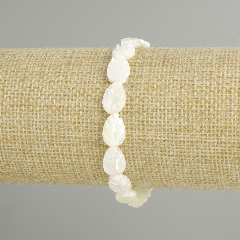 Bransoletka z masy perłowej w kształcie liści, średnica 12×8 mm ±, długość 18 cm ±, elastyczna