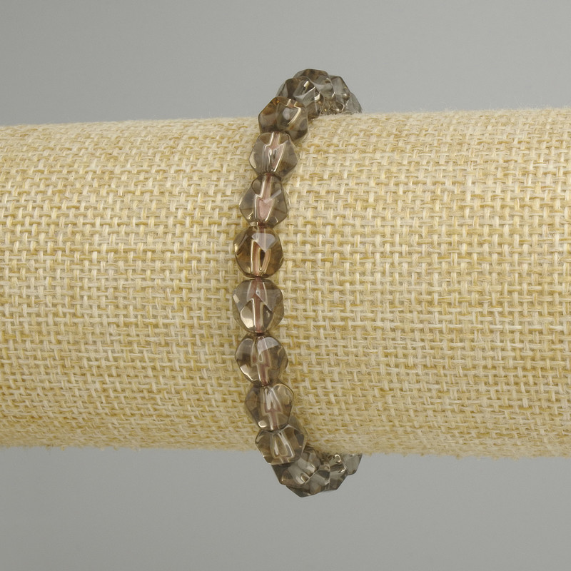 Bransoletka z topazu dymnego o wielokątnym kształcie, średnica 7×7 mm ±, długość 18 cm ±, elastyczna