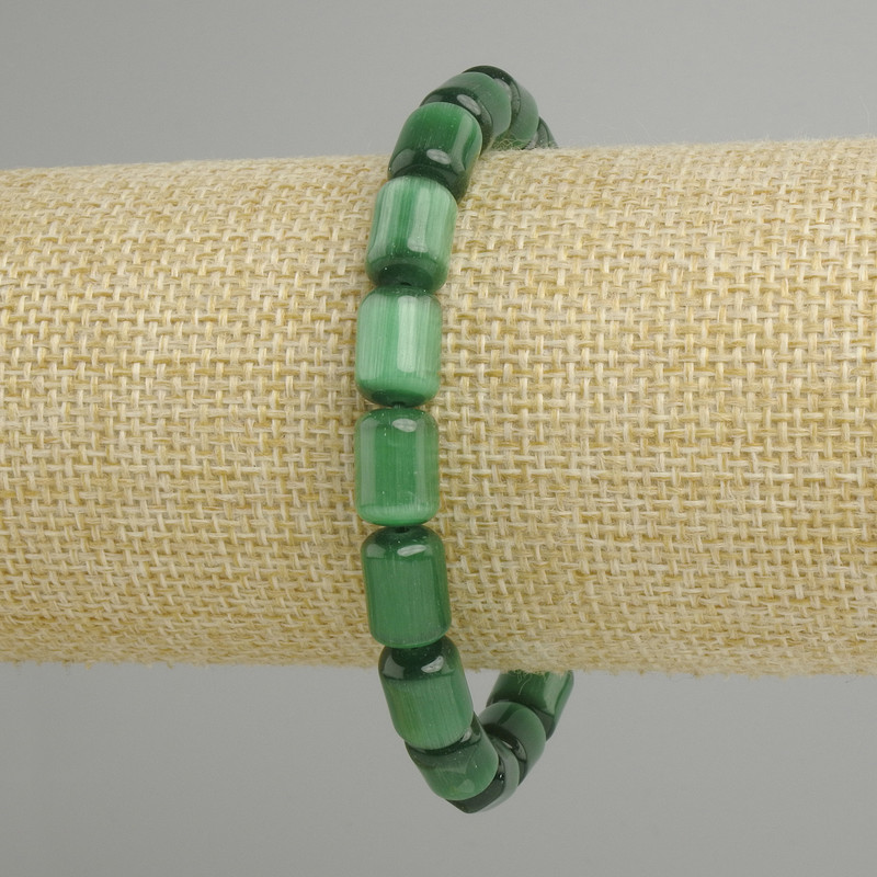 Bransoletka z zielonego kociego oka — cylindryczne koraliki 11×7,5 mm, długość ok. 18 cm, elastyczna