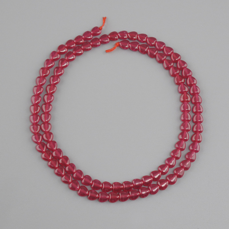 Perły rubinu (korund) w kształcie serca, średnica 4 mm, długość 39 cm