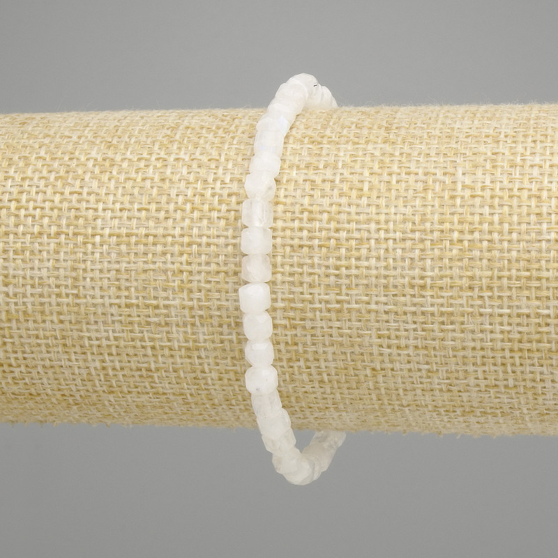 Bransoletka adular granowana sześcian, średnica 4×4 mm ±, długość 18 cm ±, elastyczna