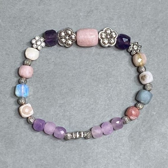 Bransoleta Ametyst Opal karbowany sześcian 5mm+- 7mm+-, długość 18cm +- sprężysta