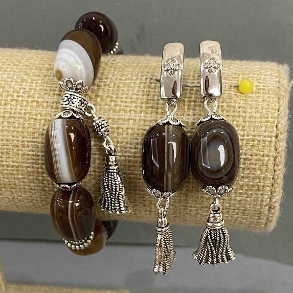 Zestaw Bransoletka i kolczyki Agat otoczaki 18x13mm+-, długość 64mm+- z metalowymi wstawkami, długość 18cm+- stretch