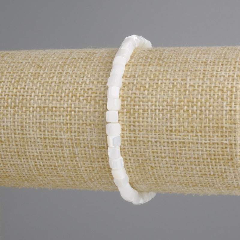 Bransoletka z masy perłowej kostka, średnica 4×4 mm ±, długość 18 cm ±, stretch