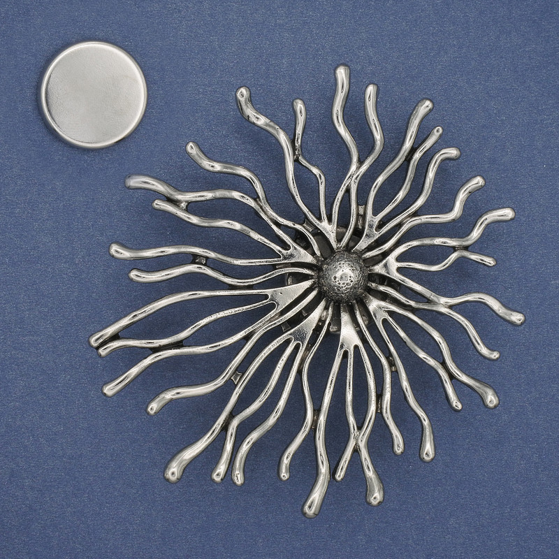 Broszka na magnesie Kwiat 75 mm ± srebrzysty metal