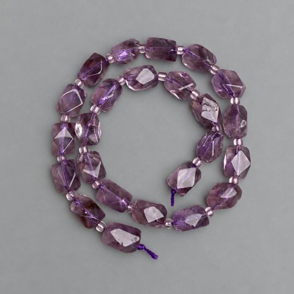 Koraliki Ametyst fasetowany szlifowany, średnica 14x8-9, 5 mm+/- koraliki 3 mm+/-, długość 39 cm+