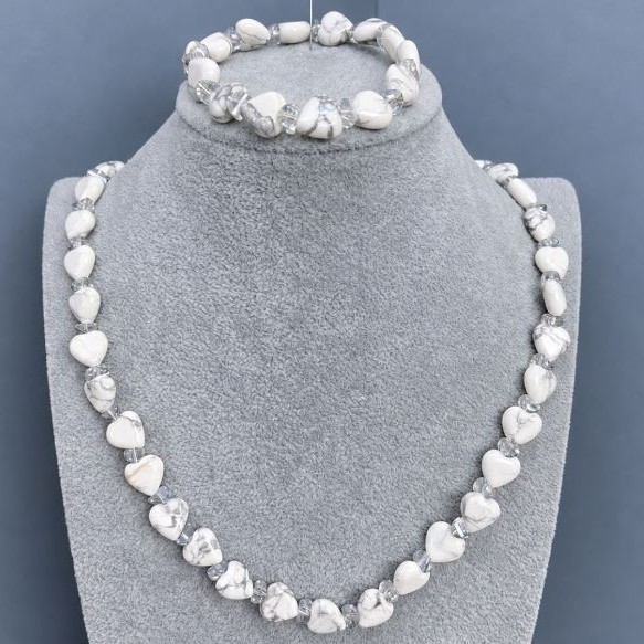 Zestaw naszyjnik opal w kształcie serca 10 mm +- koraliki w stylu Swarovskiego 5×3, 5 mm +-, długość 50 cm + łańcuszek bransoletka, długość 18 cm +- z gumką (třecz)