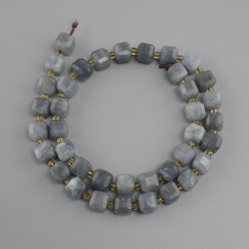 Koraliki Akwamaryn szlifowany kostka, średnica 8x8 mm+- koralik 3 mm+-, długość 38 cm+-