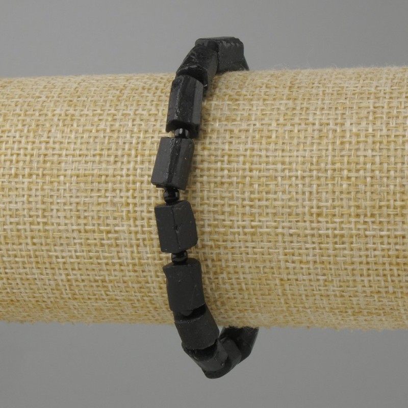 Bransoletka Turmalin Szorl obrobiony rycik, średnica 8-12x6-8 mm +- koralik 3 mm +- długość 18 cm +- na gumce (stretch)