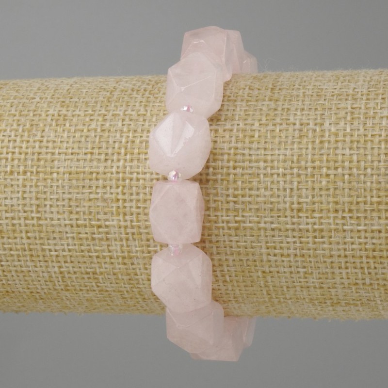 Bransoletka Różowy kwarc wielościany, średnica 10-12x10-10, 5 mm± koraliki 3 mm±, długość 18 cm± na gumce (stretch)