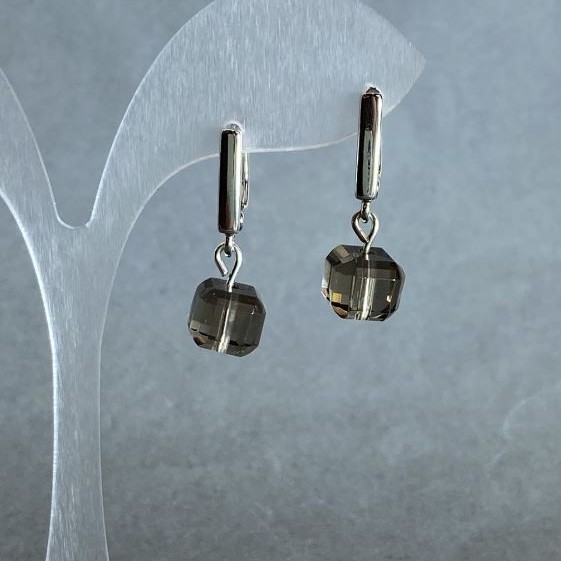 Kolczyki Rauchtopaz fazowany kostka 8,5x8,5mm +/- , długość 25mm +