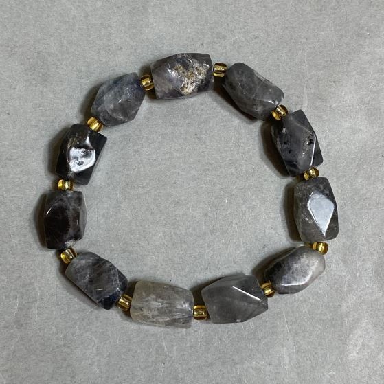 Bransoletka Labrador wielościan diamentowy, średnica 15-16x10, 5-11mm+- koralik 3mm+-, długość 18 cm +- elastyczna nić