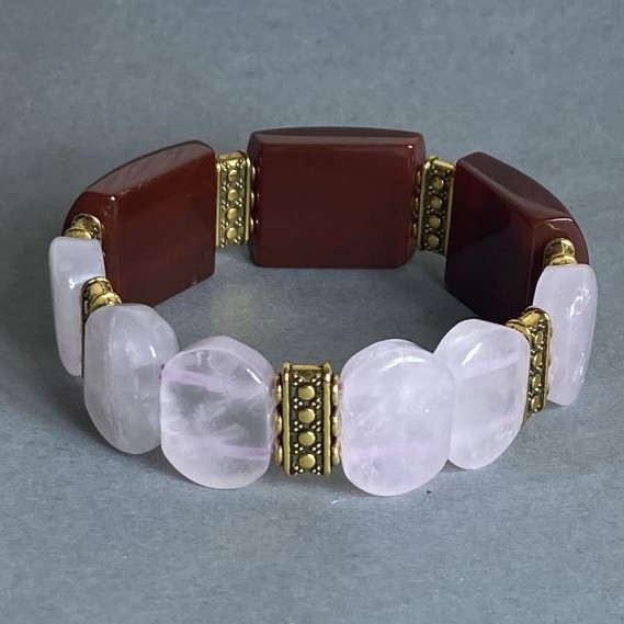 Bransoletka Różowy kwarc łącznik, średnica 18x13 mm +- Snycier? łącznik 24x19 mm+-, długość 18 cm +- stretch