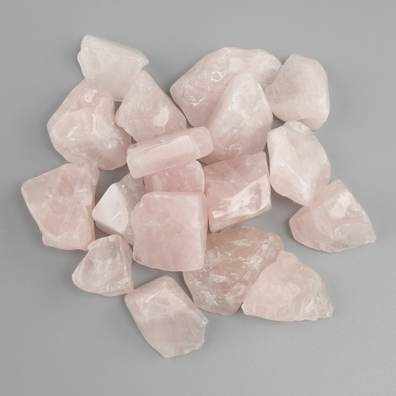 Różowy kwarc naturalnie obrabiany kamień, średnica 17-25×17-20 mm ± (asortyment rozmiarów) (Cena za 100 g)