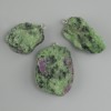Wisiorek Zoizyt surowy kamień 22x22 mm+- (asortyment rozmiarów)