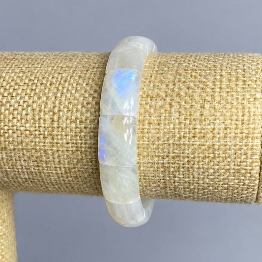 Bransoletka z adularu gładkie ogniwo, średnica 15x12 mm ±, długość 18 cm ± na gumce (strecz)