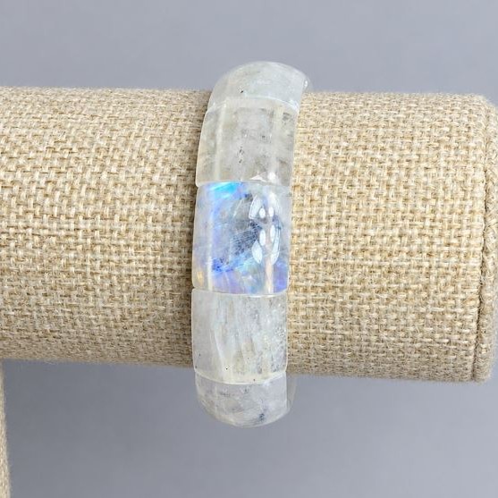Bransoletka adular gładkie ogniwo, średnica 16x16-17 mm +- , długość 18 cm +- stretch