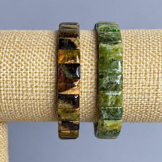 Bransoletka Zielony Granat Grossular naturalny kamień gładka ogniwka, średnica 12x8, 5mm+-, długość 18cm +- stretch