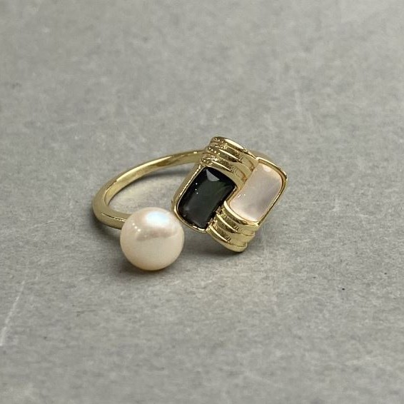 Pierścionek, wymiary Muszla perłowa Haliotis kwadrat 10x10 mm ± z Perłą 6 mm+
