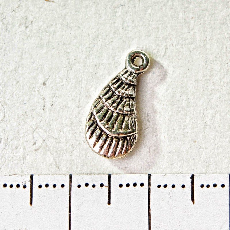 Zawieszka w kształcie muszli 15×6 mm, opakowanie 20 g, +/- 28 szt.