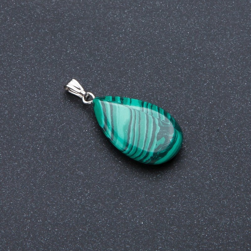 Wisiorek w kształcie kropli z malachitu (prasowany) 2,5×1,8 cm
