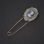 broszka-spinka z kamee w srebrzystej ramce z kryształkami, kolor metalu „srebro”, 8 cm