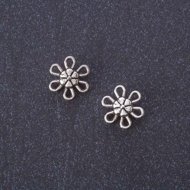 Furnitura Kwiat – konektor, wisiorek, kolor metalu „srebro”, 9 mm, opakowanie 20 g, ±70 szt.