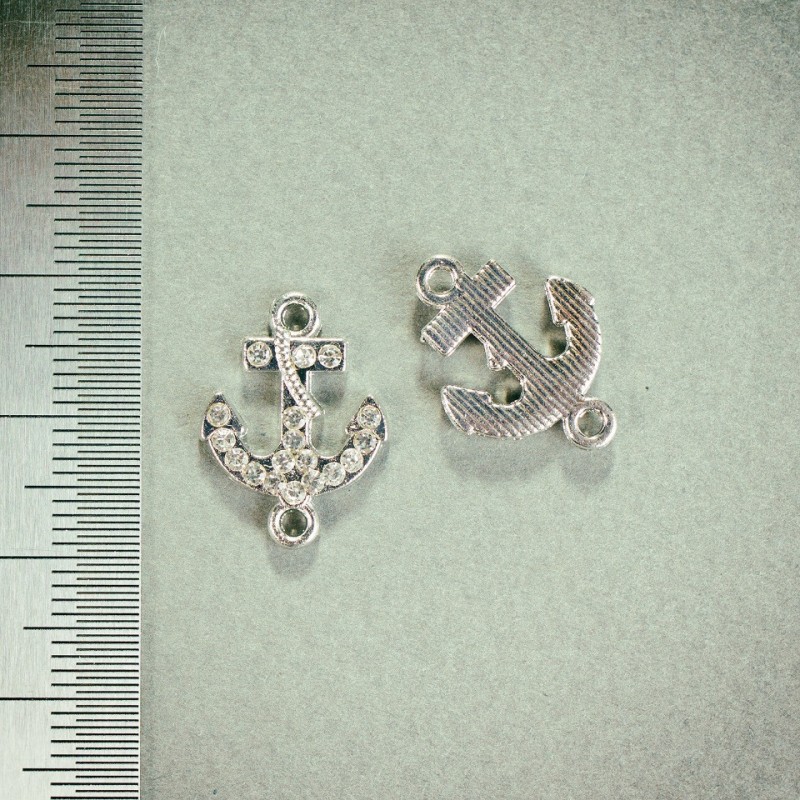 Zawieszka-konektor w strassach, kolor metalu 'srebro', 1,8×1,3 mm, op. 4 szt.