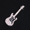 Wyprzedażowa broszka Gitara, metal jasnoszary, kryształy i emalia, 45×15 mm +