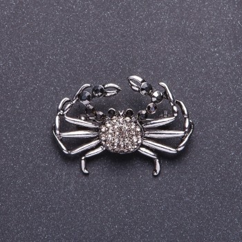 Broszka Diamentowy krab w kolorze metalu srebrzystym, 4×2,7 cm
