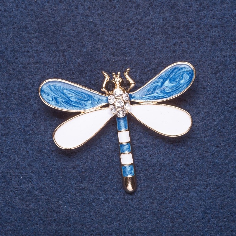 Broszka „Ważka” – biało-niebieska emalia, kolor metalu złoto, 4,5×3,5 cm